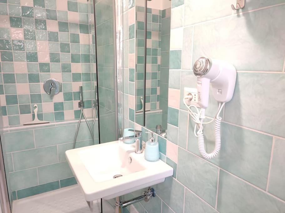 Sunnyhome- Ostia Lido Vista Mare 2 Bagni Luaran gambar