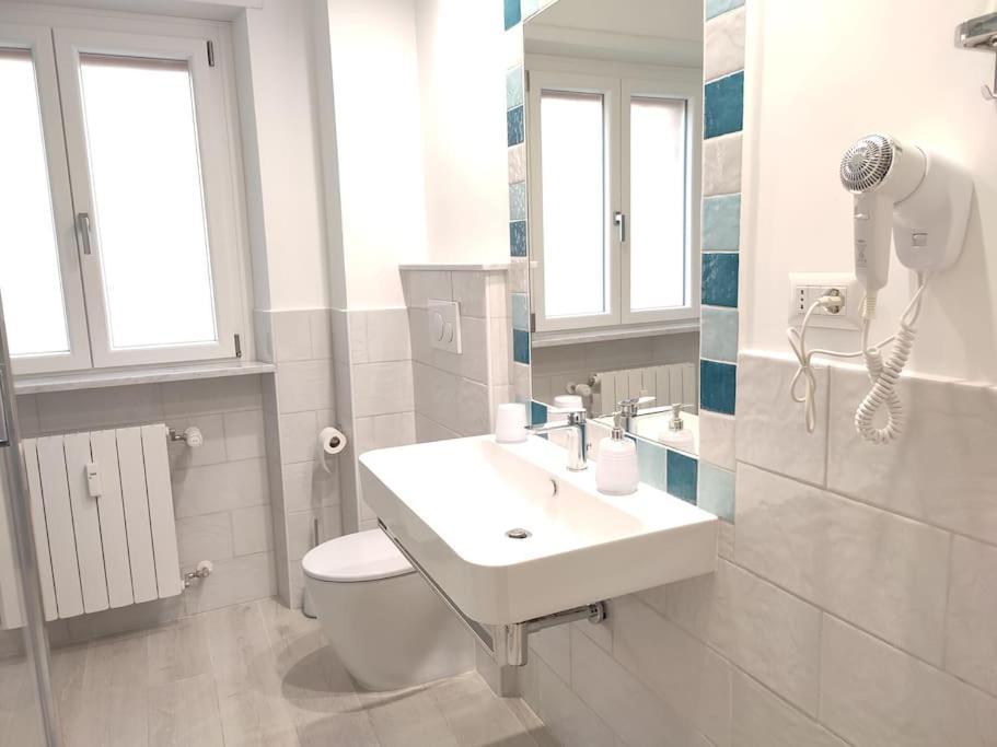 Sunnyhome- Ostia Lido Vista Mare 2 Bagni Luaran gambar